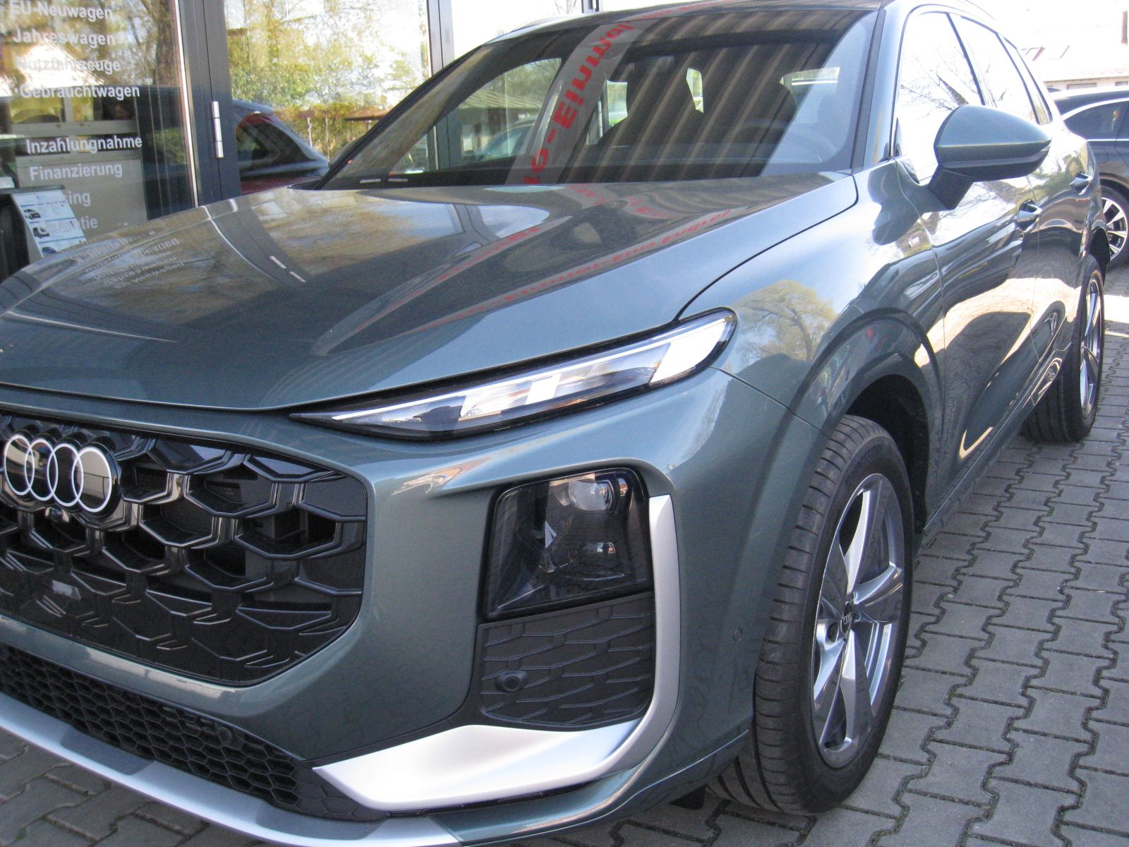 Audi Q3 - Bild 2 von 17