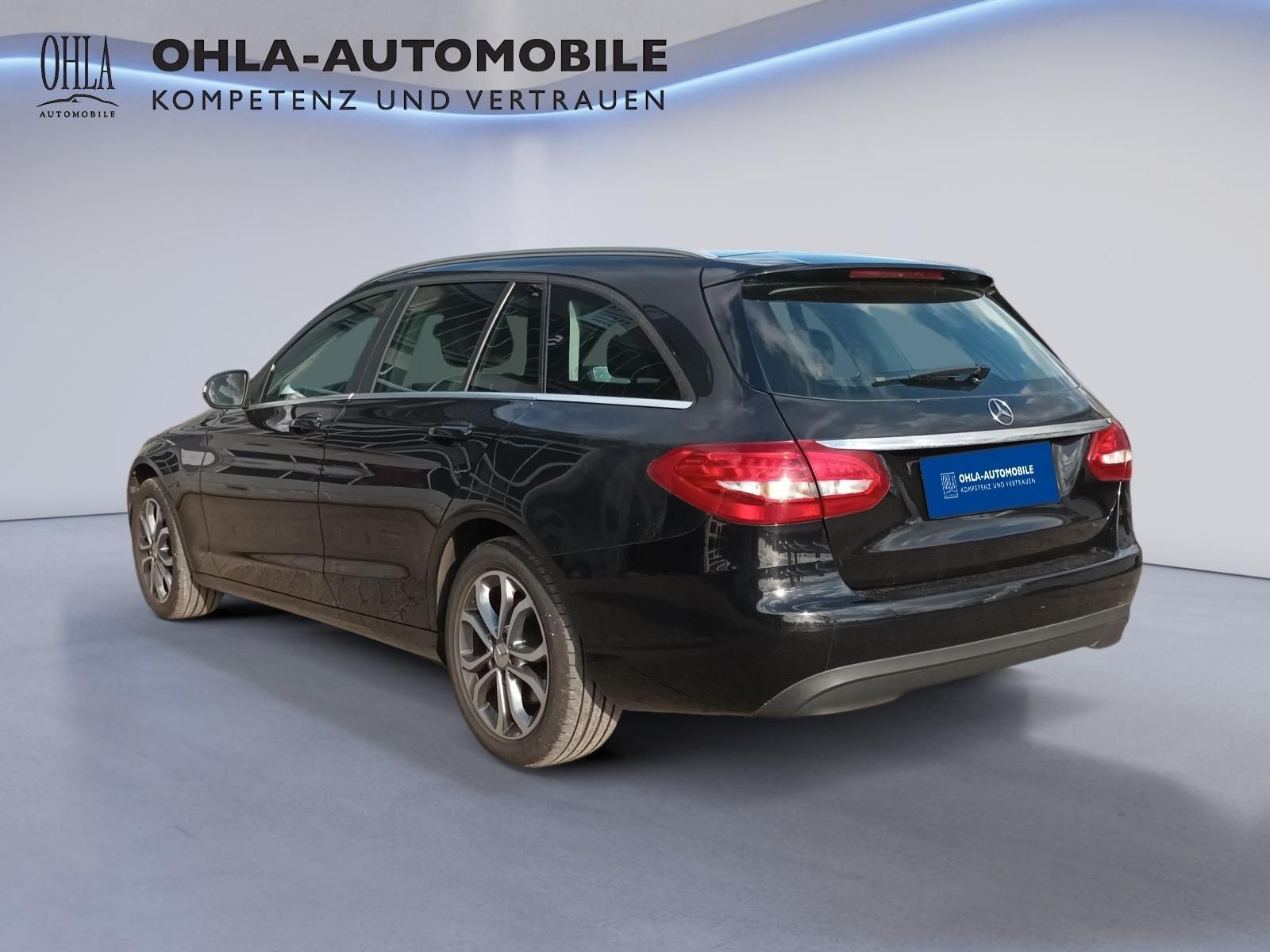 Mercedes-Benz C-Klasse T-Modell schwarz, Heckansicht bei OHLA-Automobile