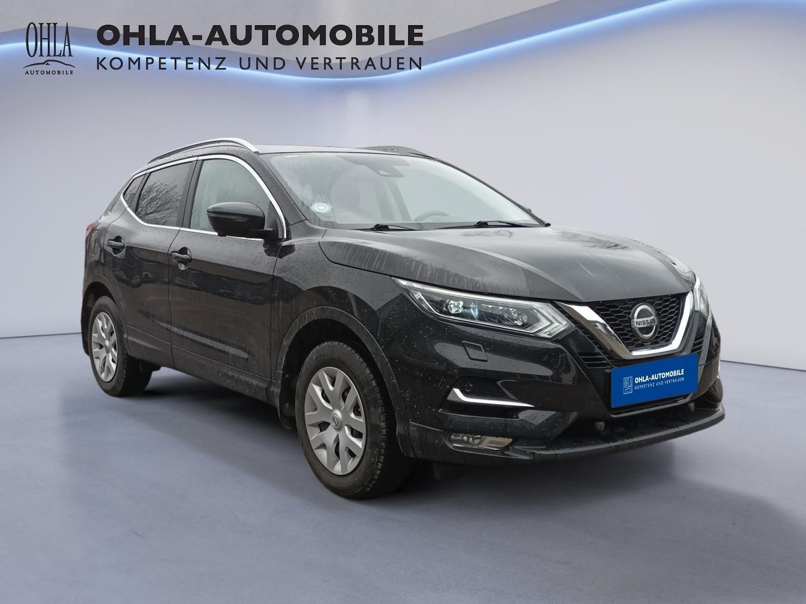 Nissan Qashqai schwarz Frontansicht bei OHLA-Automobile