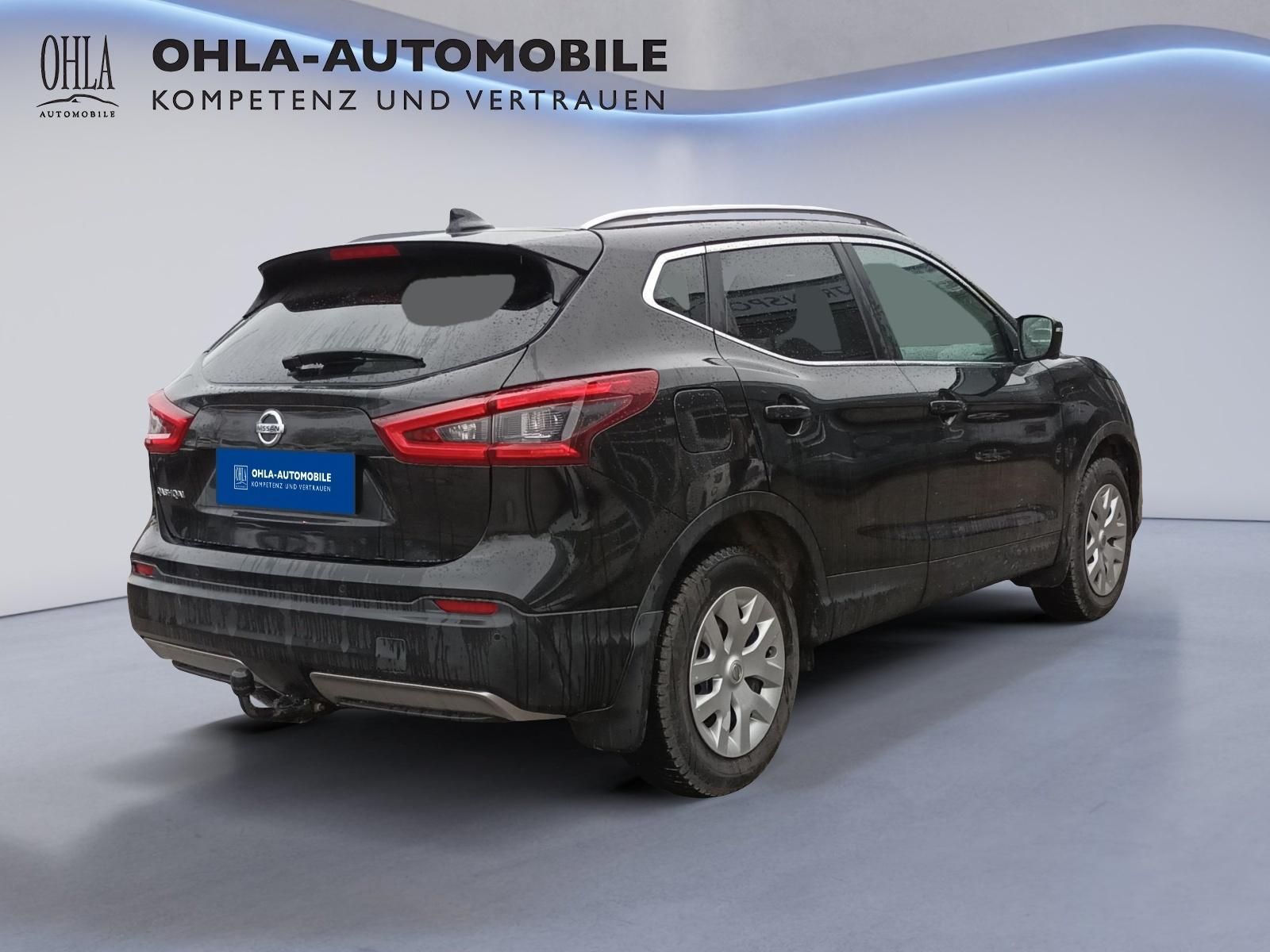 Nissan Qashqai schwarz Heckansicht bei OHLA-Automobile