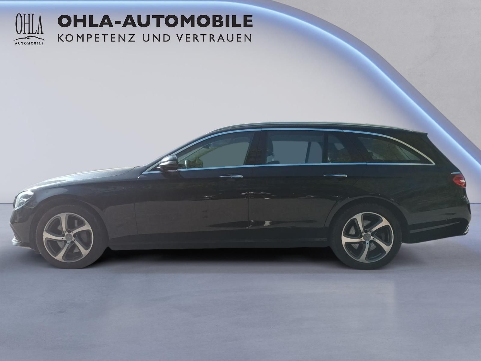 Mercedes-Benz E-Klasse T-Modell schwarz Seitenansicht bei OHLA-Automobile