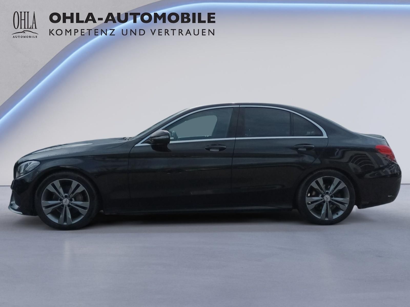 Mercedes-Benz C-Klasse schwarz Seitenansicht bei OHLA Automobile