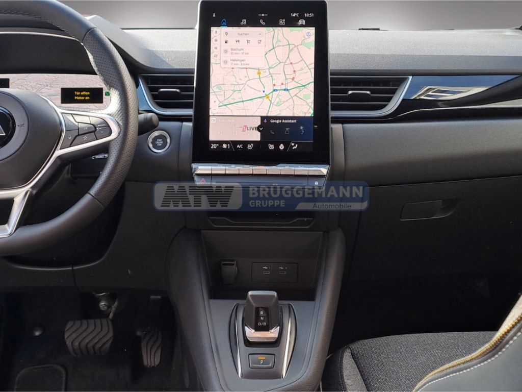 Fahrzeug Innenraum mit Navigationssystem und Mittelkonsole im Detail