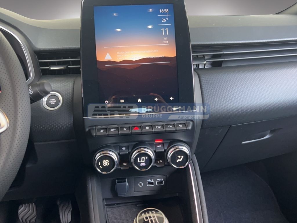 Renault Clio Mittelkonsole mit Touchscreen und Klimabedienung