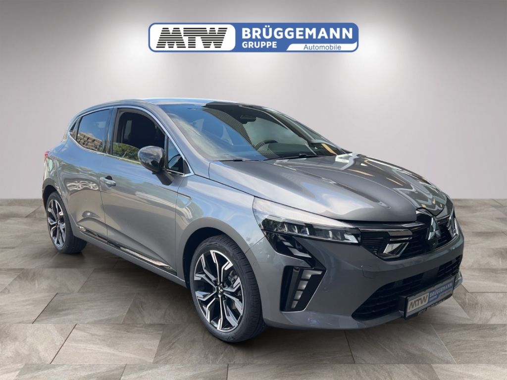 Renault Clio grau metallic, Frontansicht schräg, Kompaktwagen beim Händler
