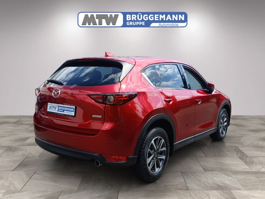 Mazda CX-5 rot Heckansicht Studioaufnahme SUV