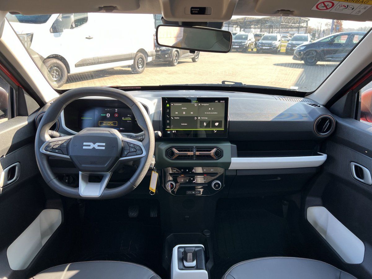 Fahrzeug Innenraum mit Cockpit, Lenkrad, Touchscreen und Armaturenbrett - Autokauf bei Brunkhorst