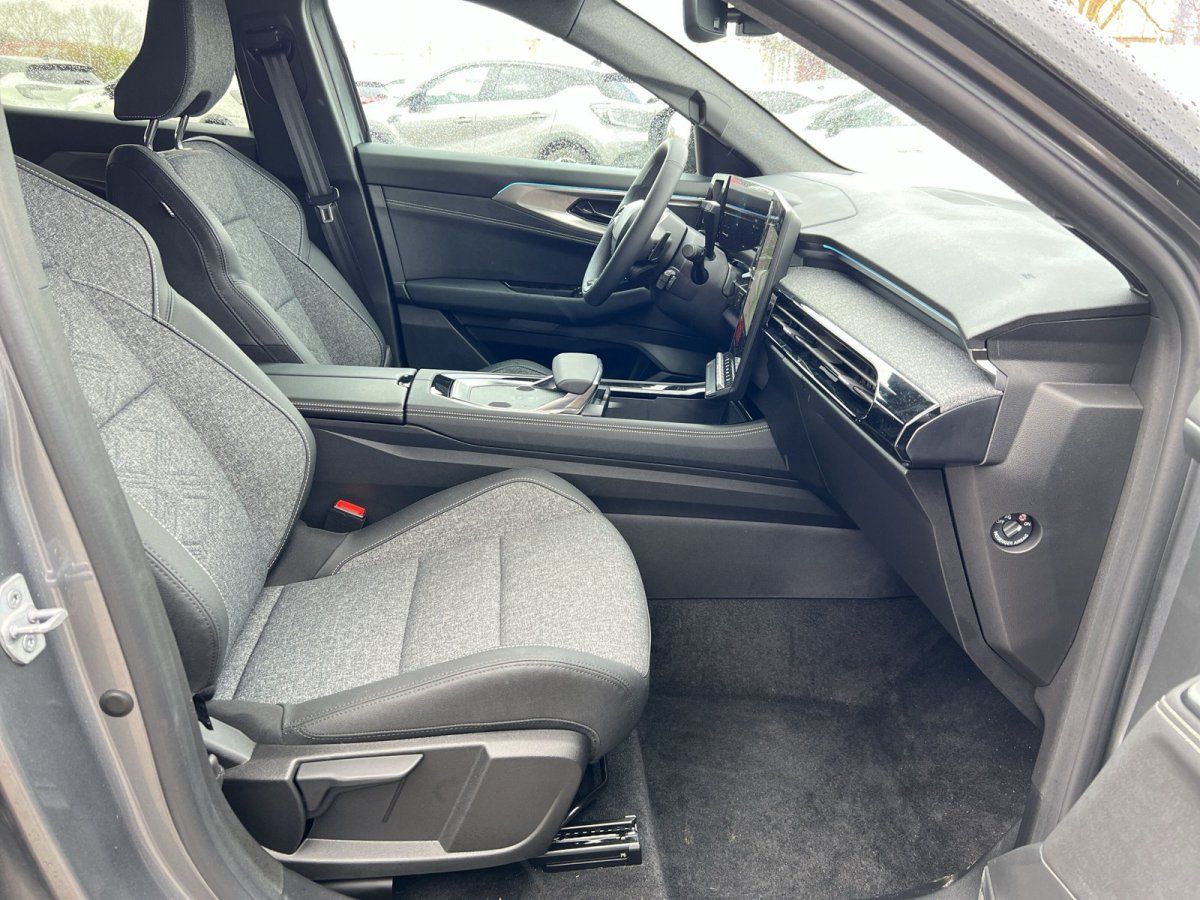 Renault Beifahrersitz und Armaturenbrett in grauer Stoffausstattung