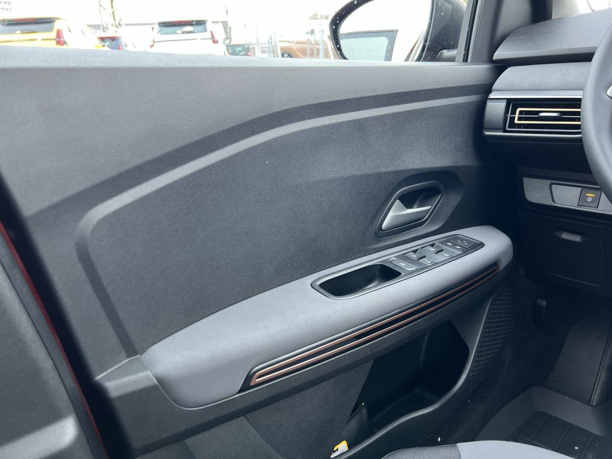 Fahrzeuginnenraum Fahrertür mit elektrischen Fensterhebern und Türgriff in grauem Design