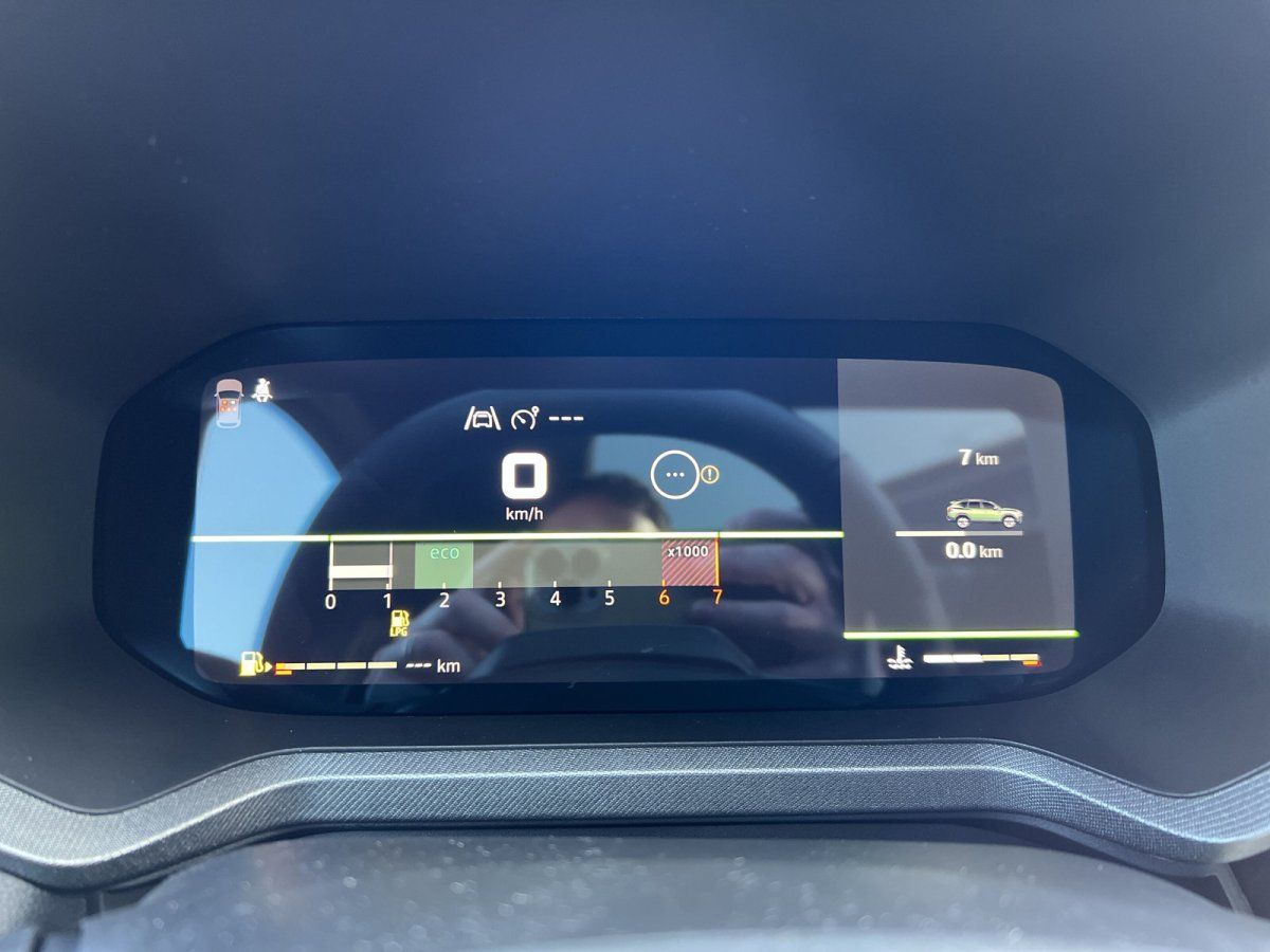 Digitales Kombiinstrument Fahrzeug-Cockpit mit Tachometer, ECO-Anzeige und LPG-Tankanzeige