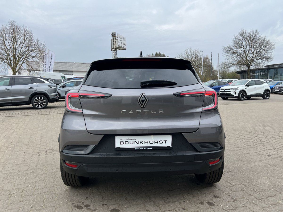 Renault Captur Heckansicht mit CAPTUR Schriftzug und Autohaus Brunkhorst Kennzeichen