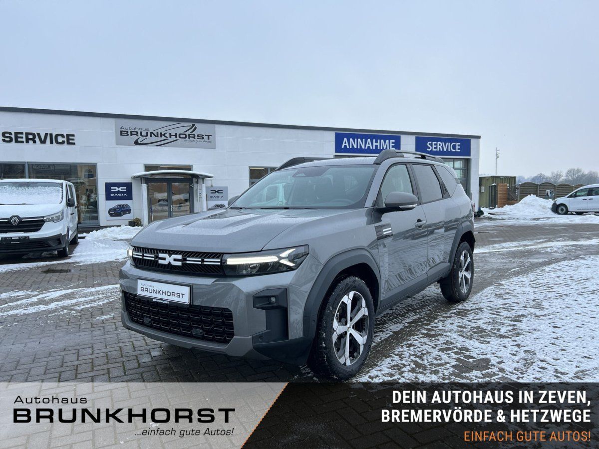 Dacia Duster SUV in Grau im Autohaus Brunkhorst Showroom