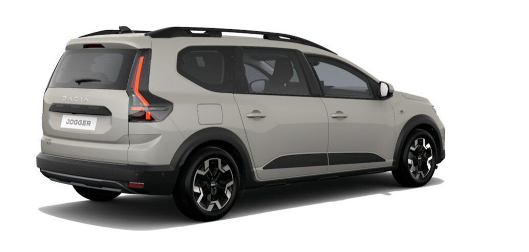 Dacia Jogger in Beige-Grau Heckansicht im Autohaus Showroom