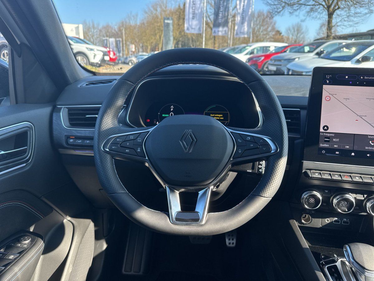 Renault Innenraum mit Lenkrad und Armaturenbrett im Autohaus