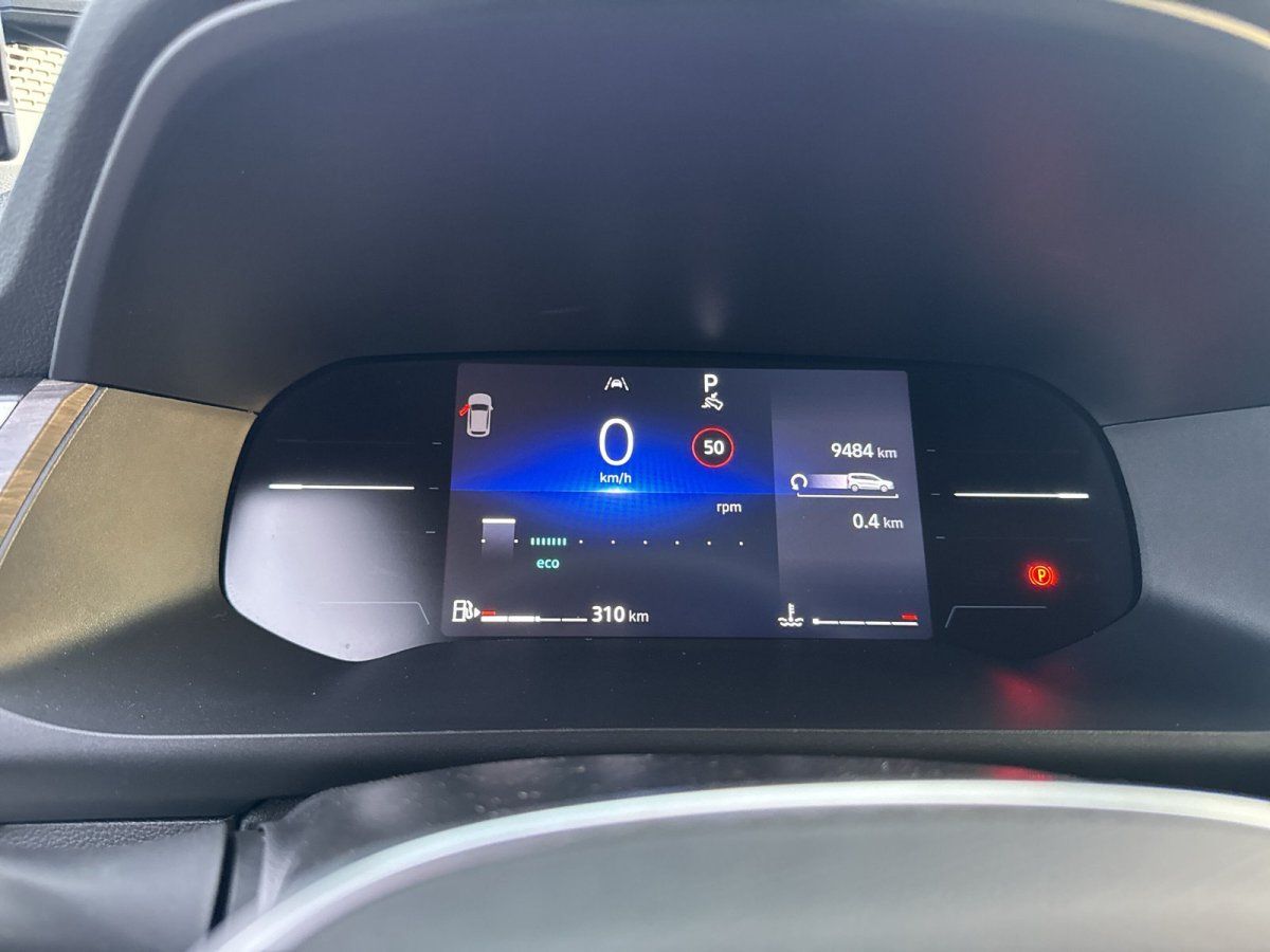 Honda CR-V Innenraum Cockpit mit digitalem Kombiinstrument, 9484 km, Autohaus