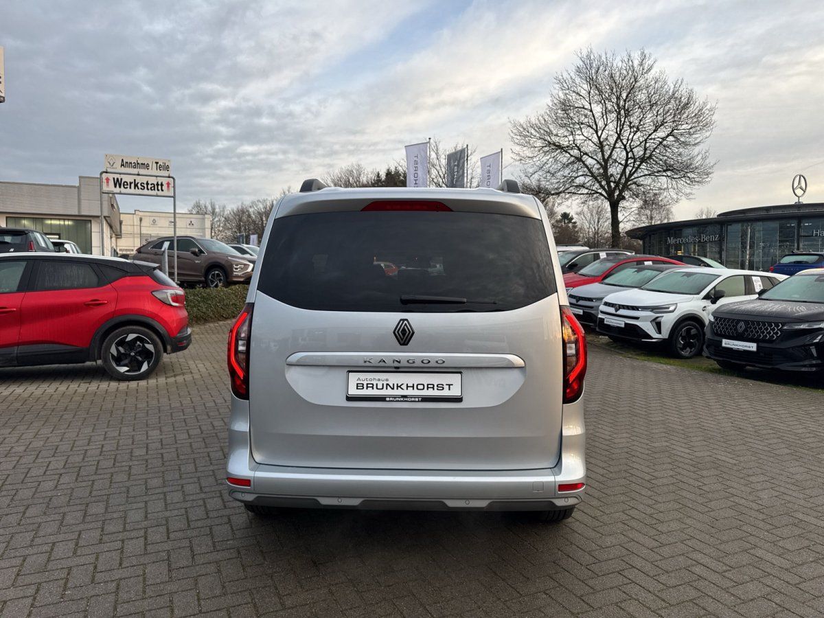 Renault Kangoo Silber Heckansicht im Autohaus Brunkhorst Showroom