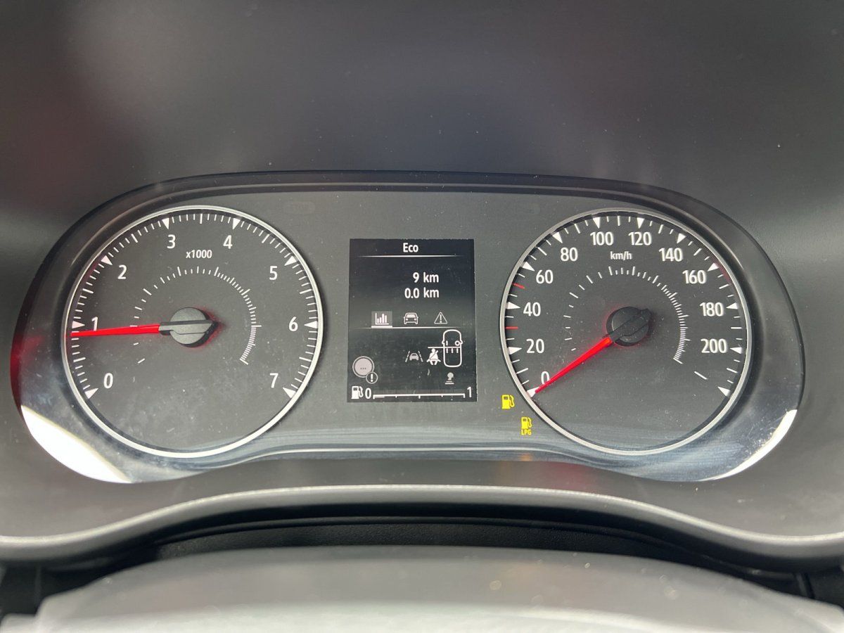 Tacho und Armaturenbrett mit Eco-Modus Anzeige, 9 km Kilometerstand, Drehzahlmesser und Tachometer