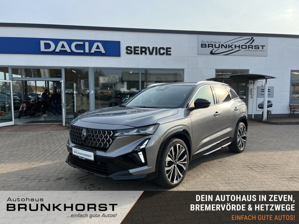 Grauer SUV im Autohaus-Showroom mit großen Fenstern und modernem Design