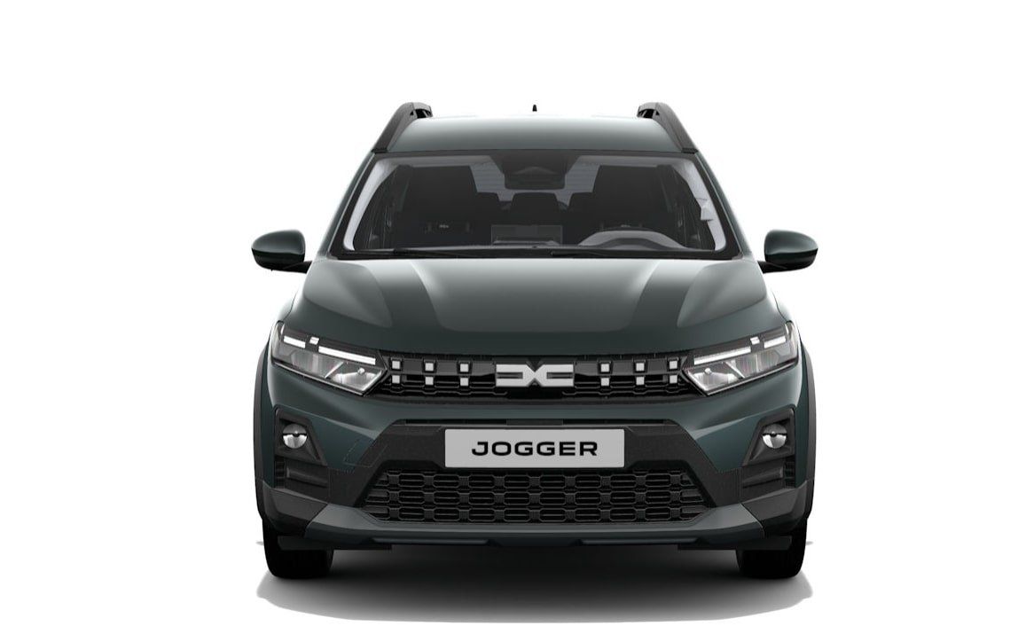 Dacia Jogger Frontansicht in Dunkelgrün im Autohaus Showroom