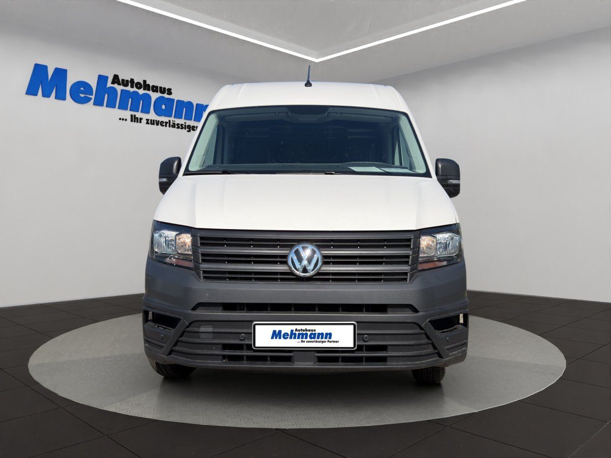 VW Crafter Frontansicht weiß beim Autohaus Mehmann