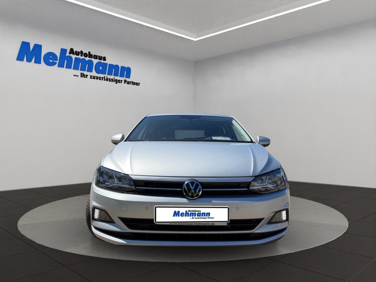 VW Polo Frontansicht silbermetallic beim Autohaus Mehmann