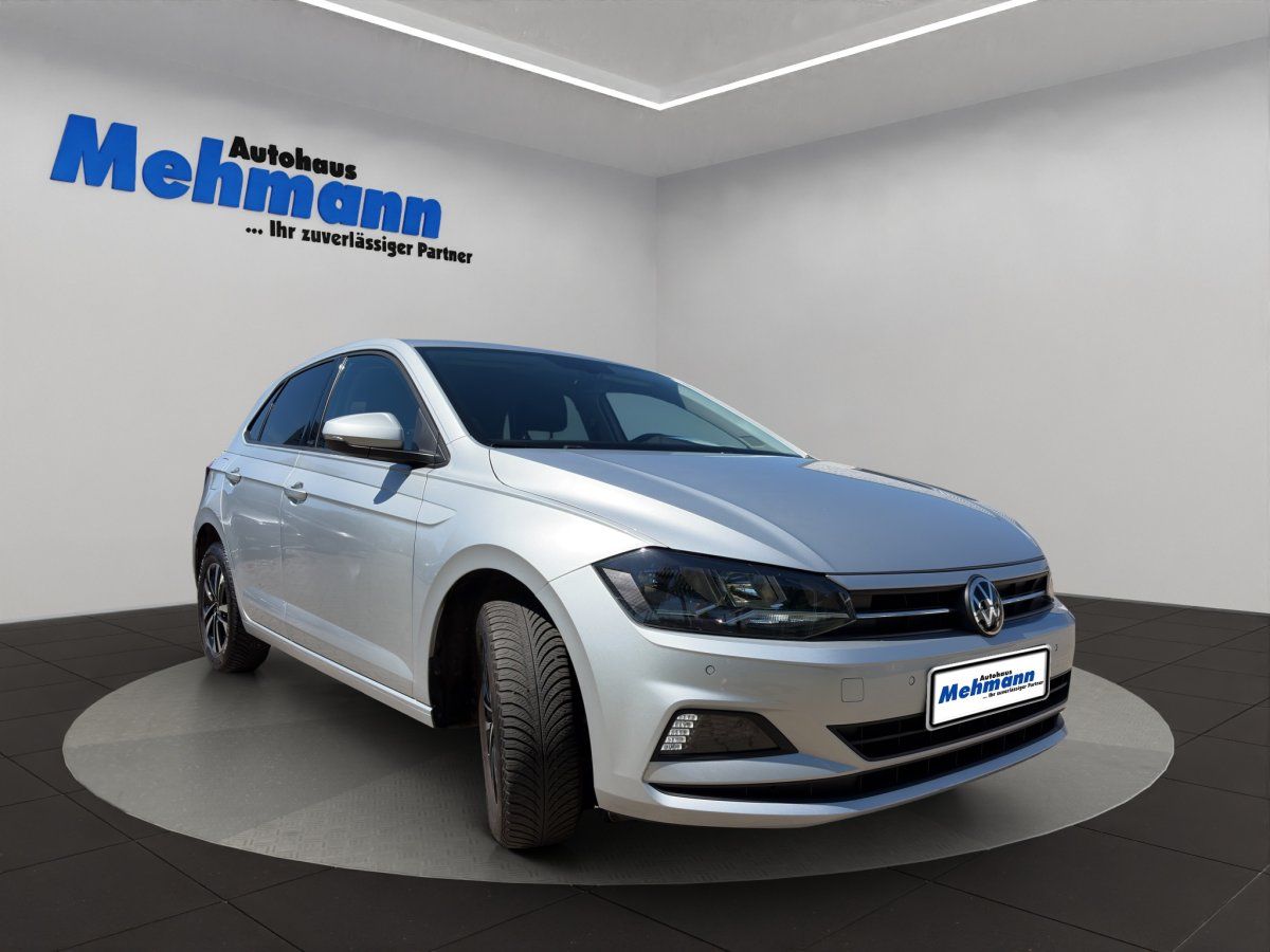 VW Polo Silber Frontansicht Gebrauchtwagen im Autohaus Mehmann