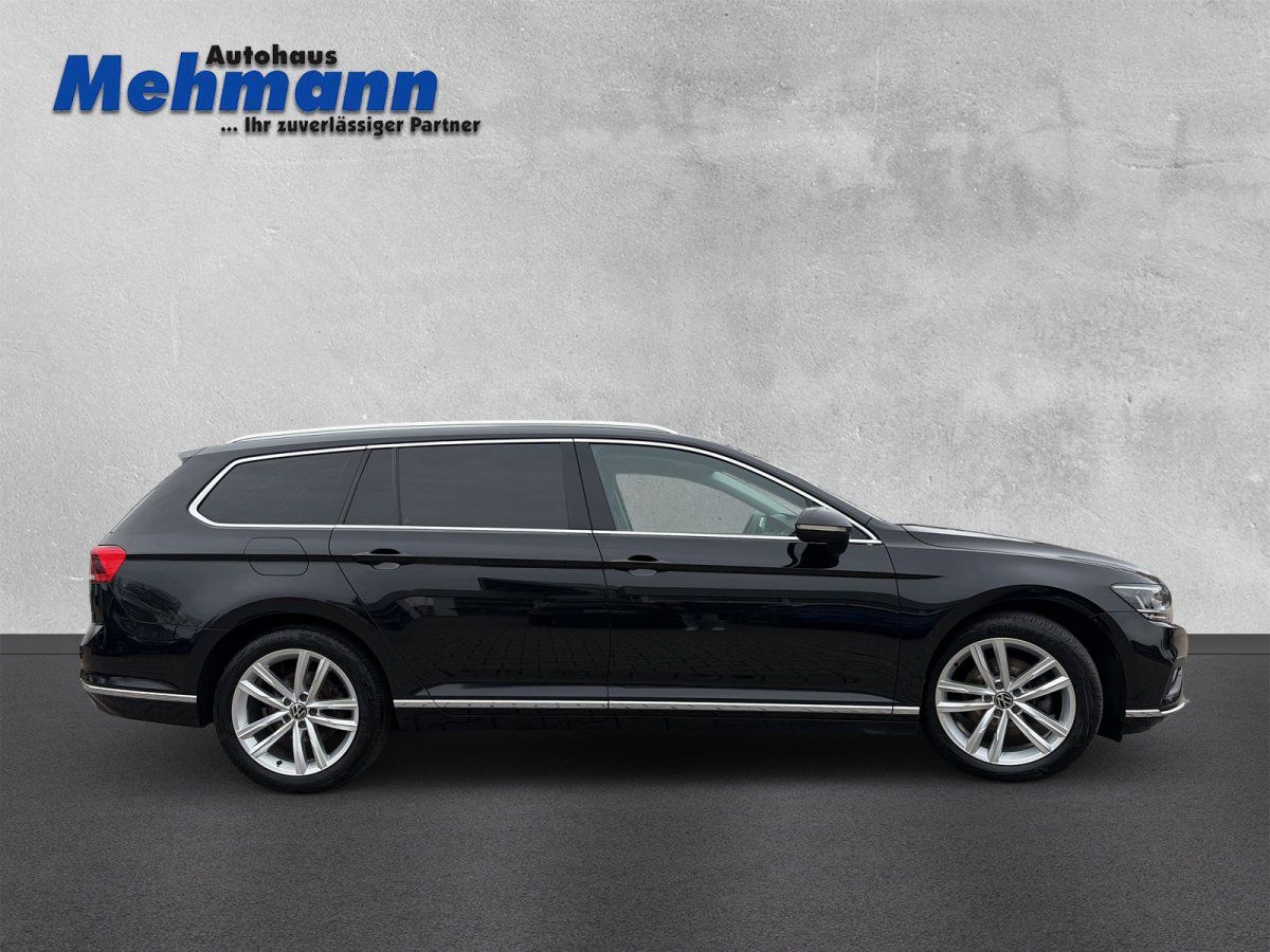 VW Passat Variant schwarz Seitenprofil Autohaus Mehmann