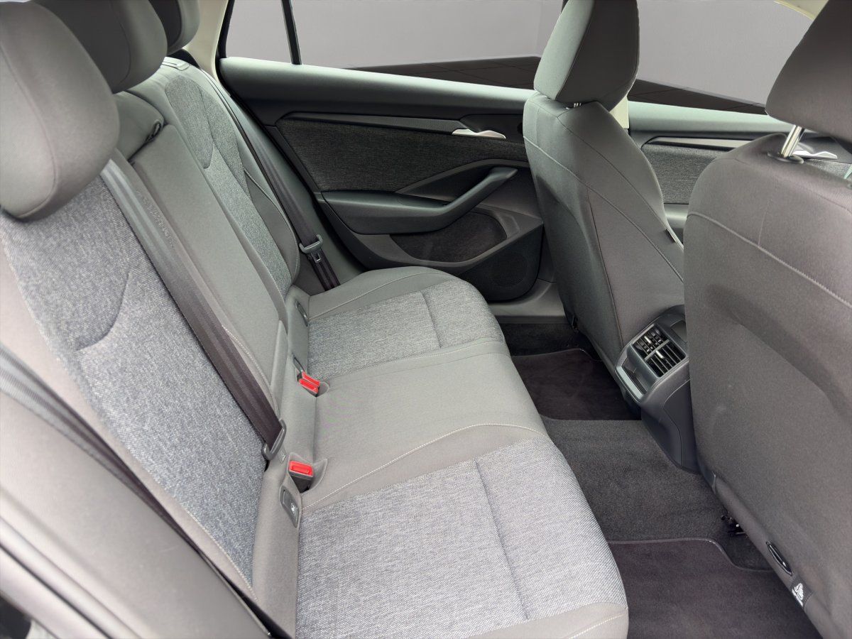Škoda Superb Kombi - Bild 13 von 15