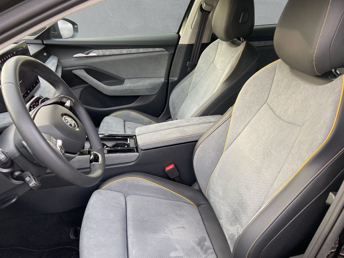 Škoda Superb - Bild 11 von 15