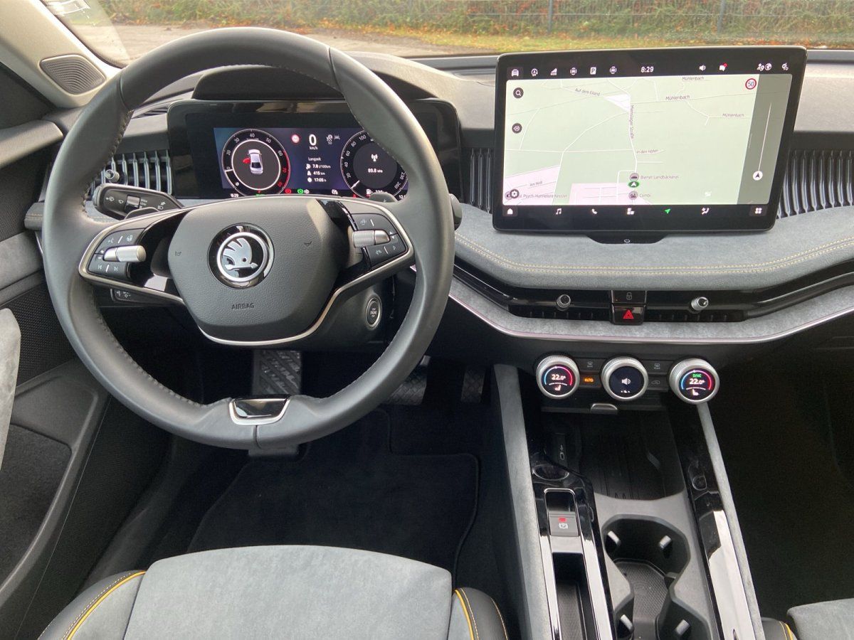 Škoda Superb - Bild 13 von 15