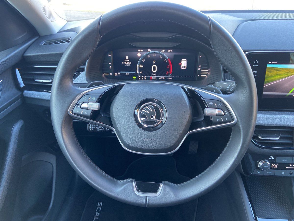 Skoda Scala Cockpit mit Lenkrad und digitalem Tacho