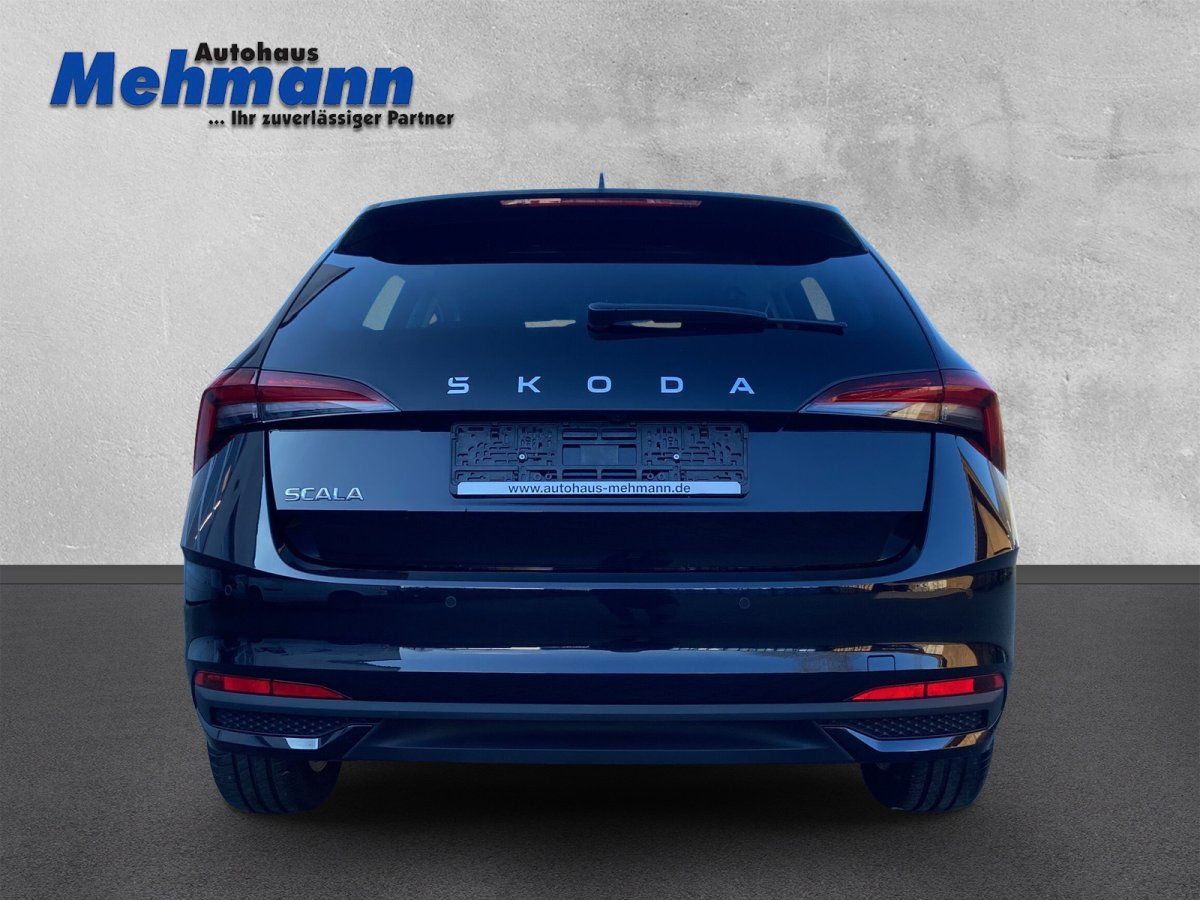 Skoda Scala Heckansicht in Schwarz beim Autohaus Mehmann
