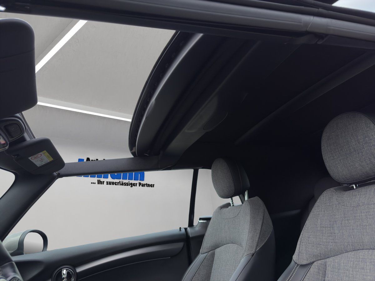 Mini Cooper S Cabrio - Bild 12 von 15