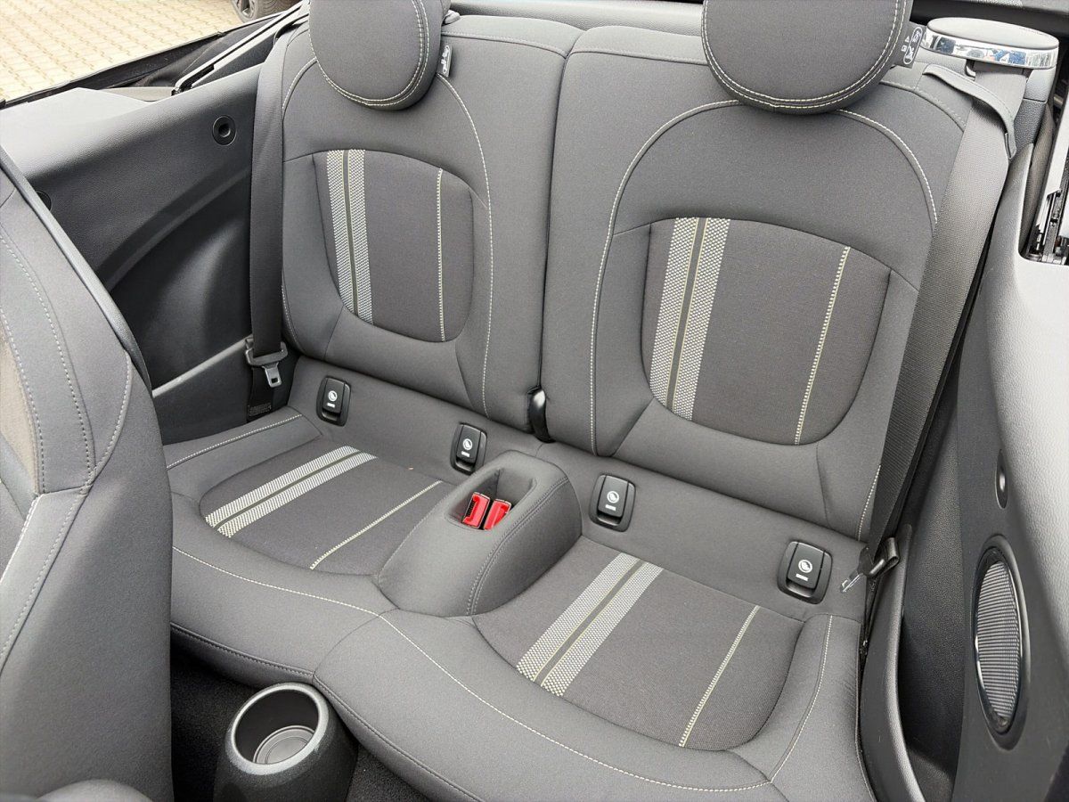 Mini Cooper S Cabrio - Bild 12 von 15