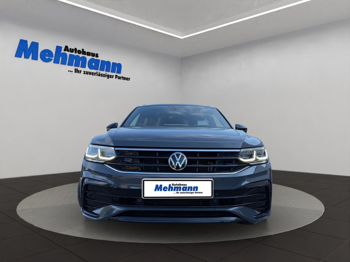 VW Tiguan R-Line Frontansicht in Blau bei Autohaus Mehmann