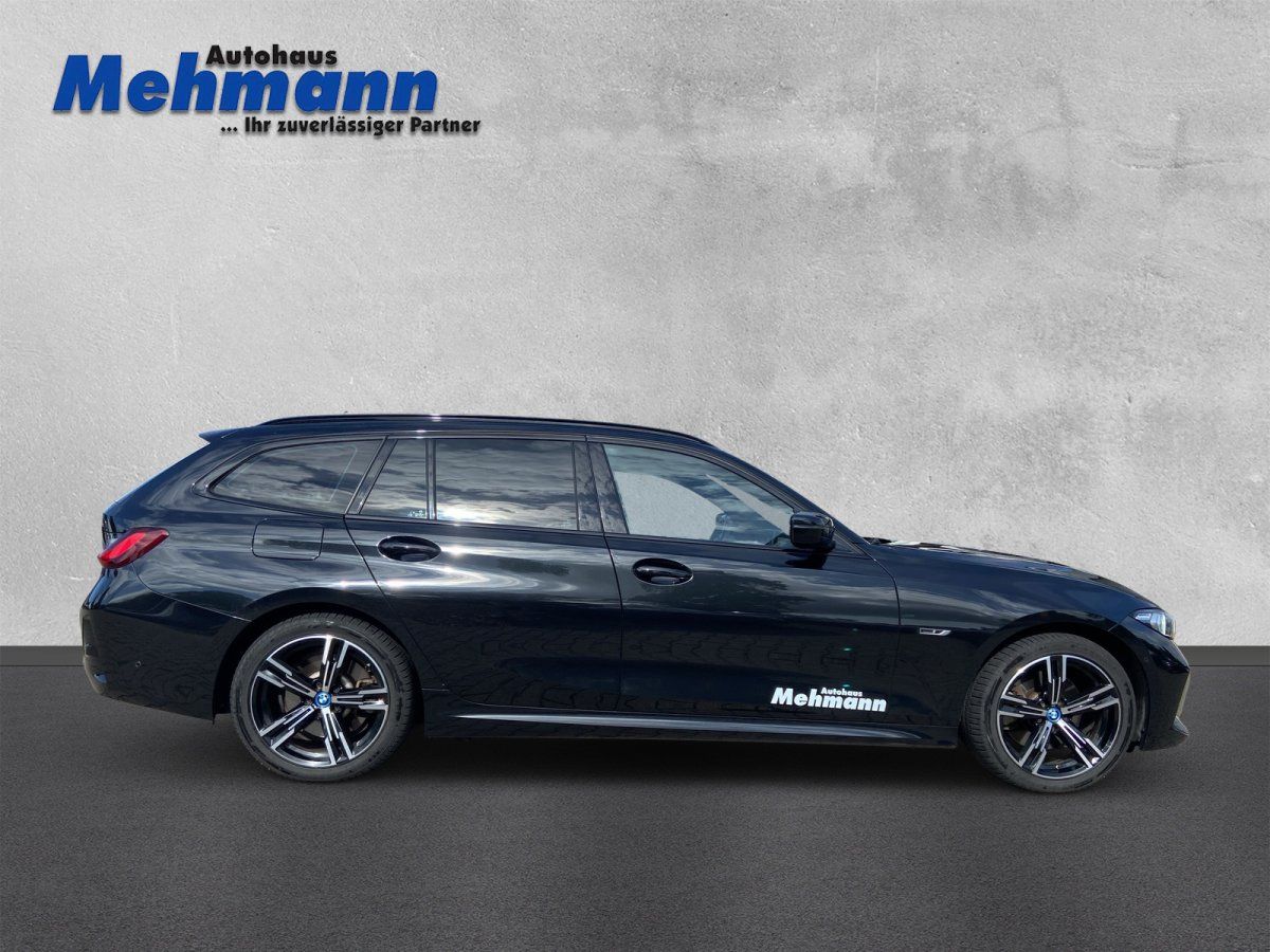 BMW 3er Touring schwarz Seitenansicht mit M Sportpaket