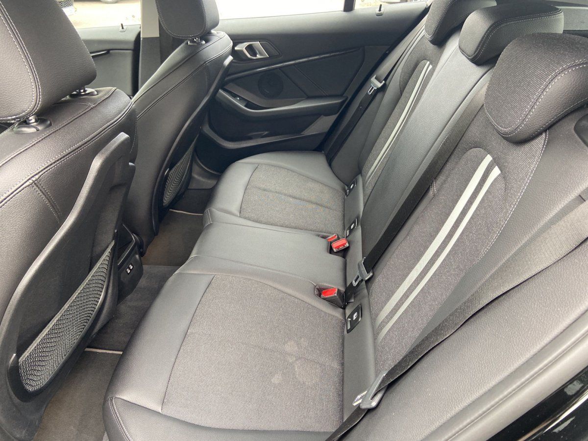 BMW 118i - Bild 11 von 15