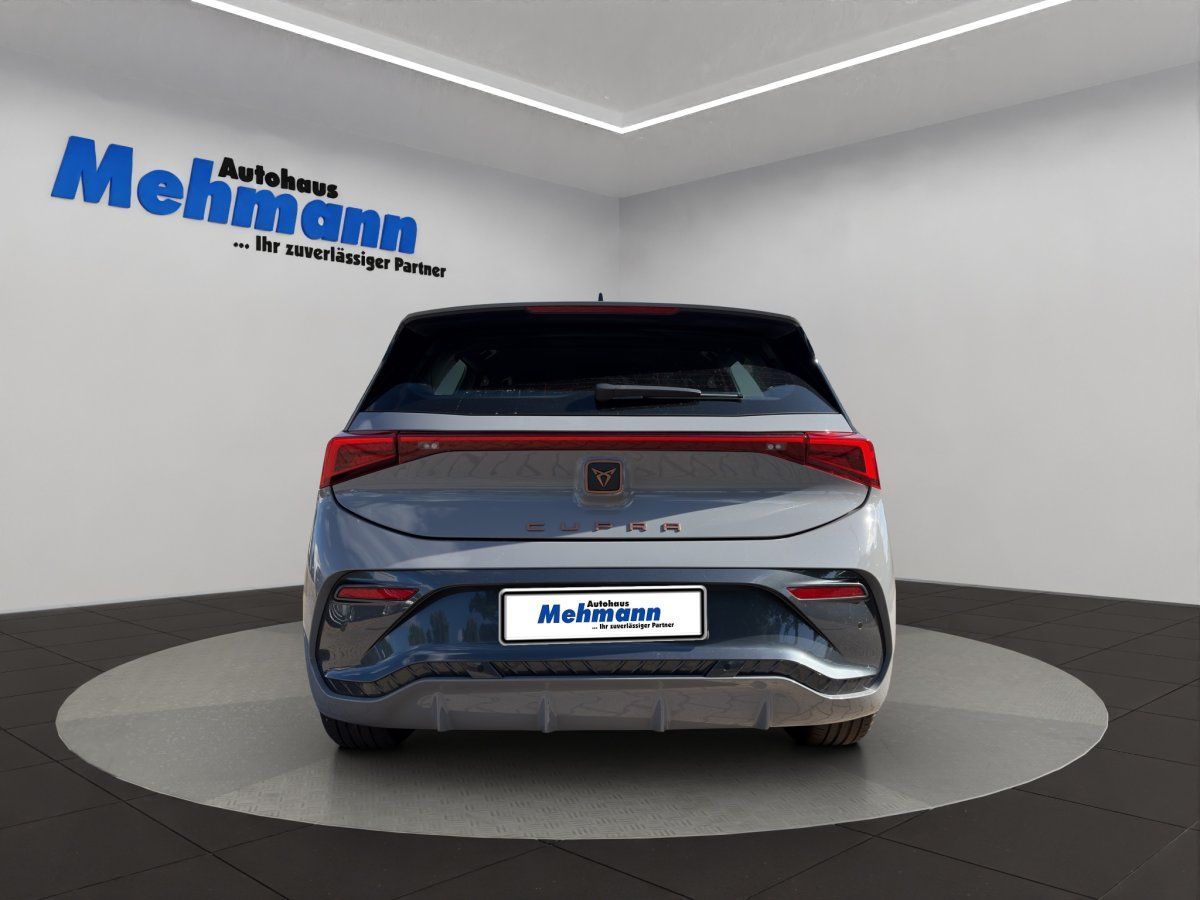 Cupra Born Heckansicht mit LED-Rückleuchten – Autohaus Mehmann