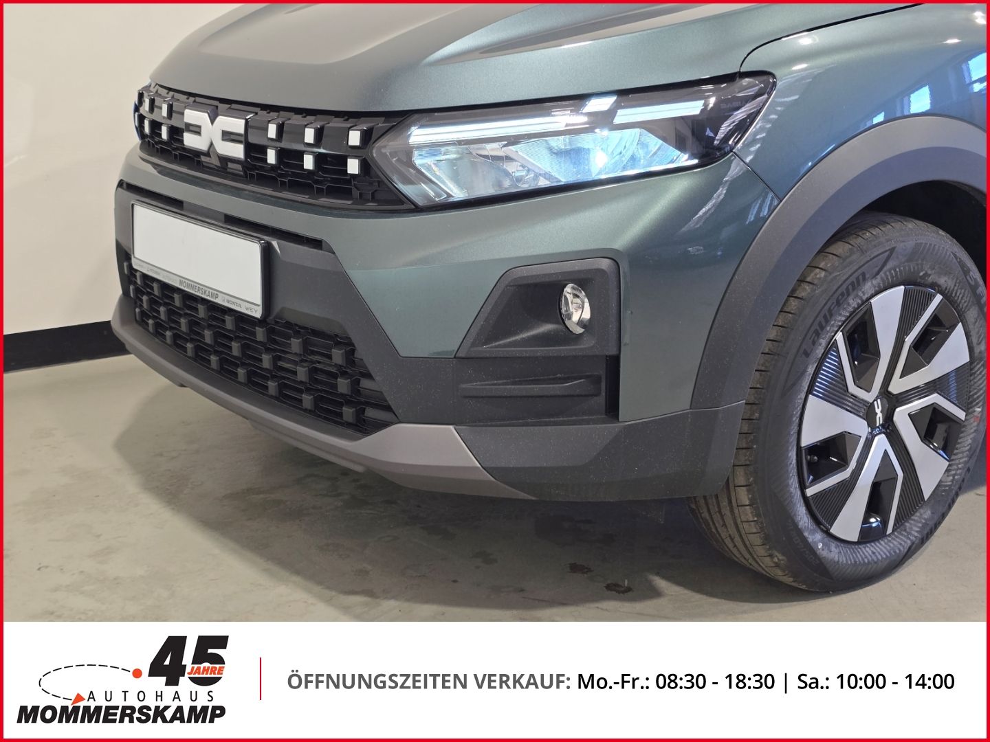 Frontstoßstange mit LED Scheinwerfer und Felge im Detail