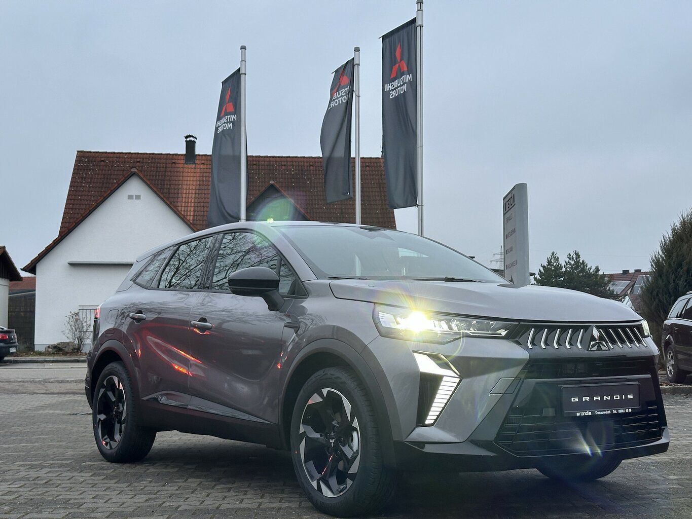 Mitsubishi Grandis - Bild 1 von 15