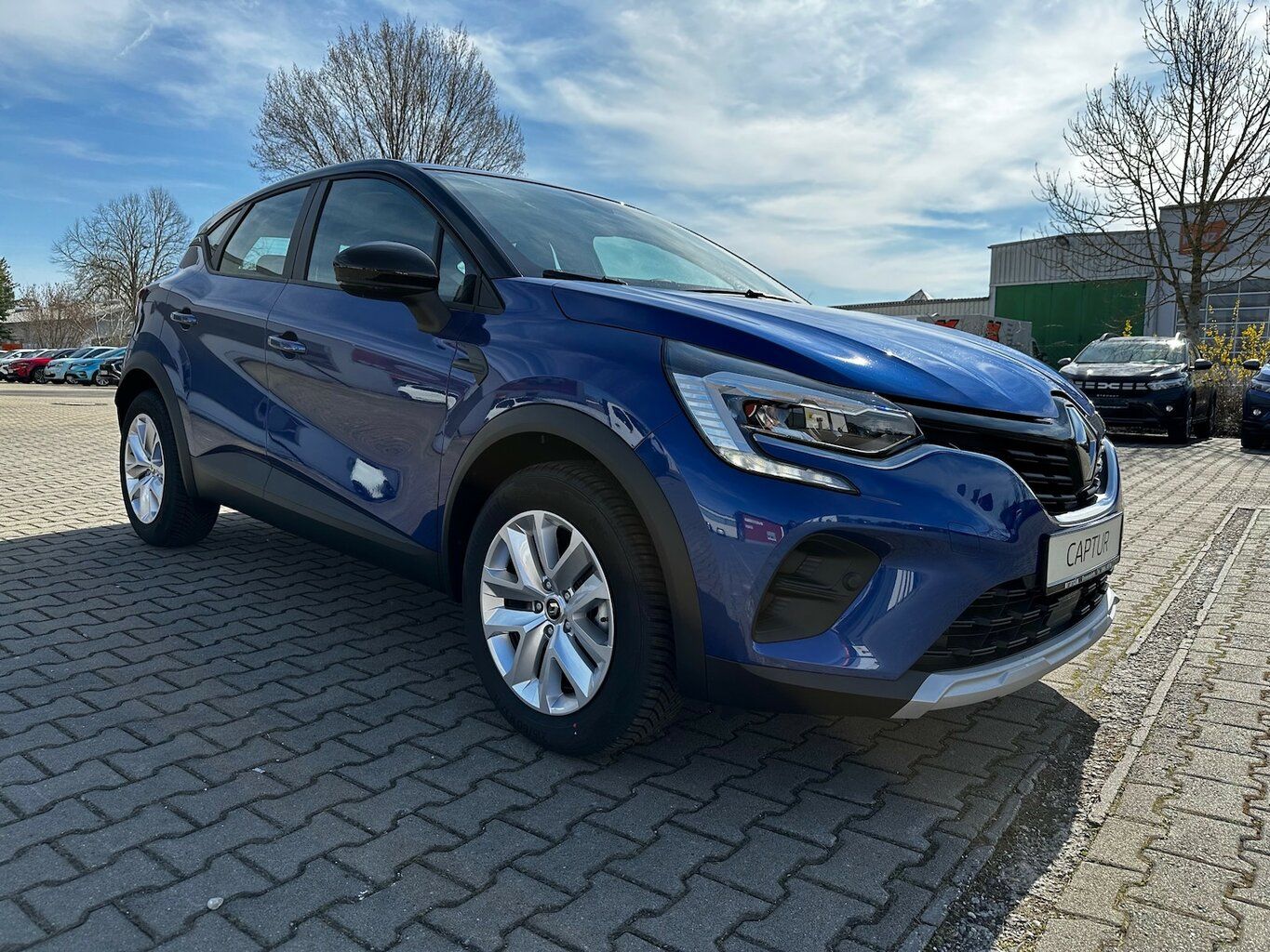 Renault Captur - Bild 2 von 15
