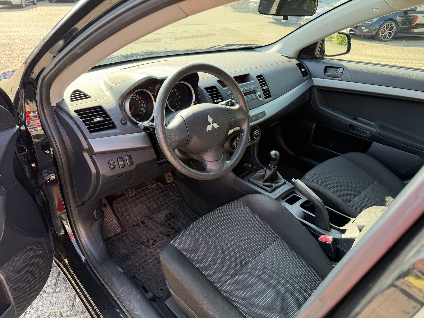 Mitsubishi Lancer - Bild 13 von 15