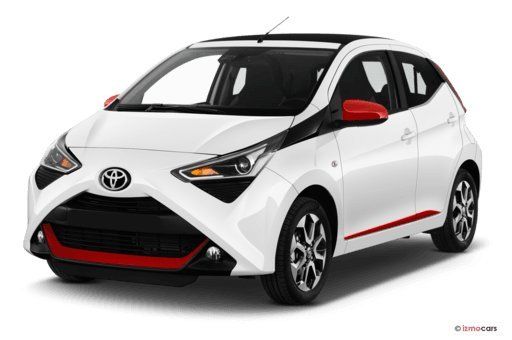 Toyota Aygo weiss rot Kleinwagen Frontansicht schraeg