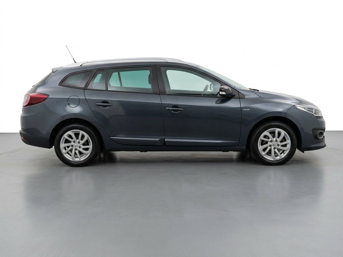 Renault Megane Grandtour Kombi in Grau, Seitenansicht im Studio