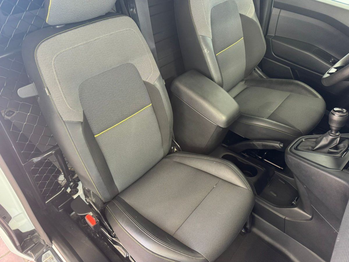 Renault Kangoo Rapid - Bild 11 von 15