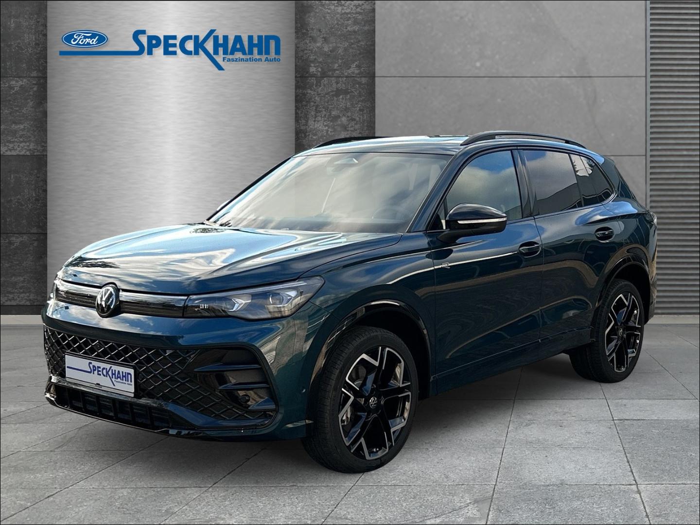 Volkswagen Tiguan 2.0 TDI 4Motion R-Line Kamera Panodach Leder AHK Sitzhzg.