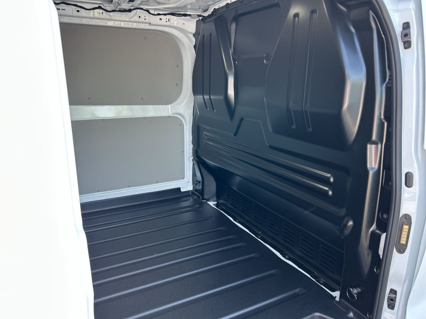 Ford Transit Custom Kasten - Bild 13 von 15