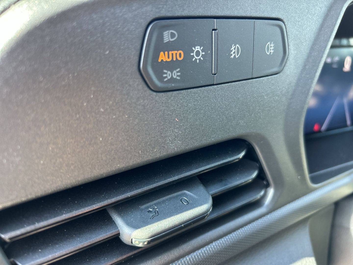 Ford Transit Connect Trend L2 Kasten Navi PDCv+h Klima ACC Apple CarPlay Android Auto - Bild 19 von 20