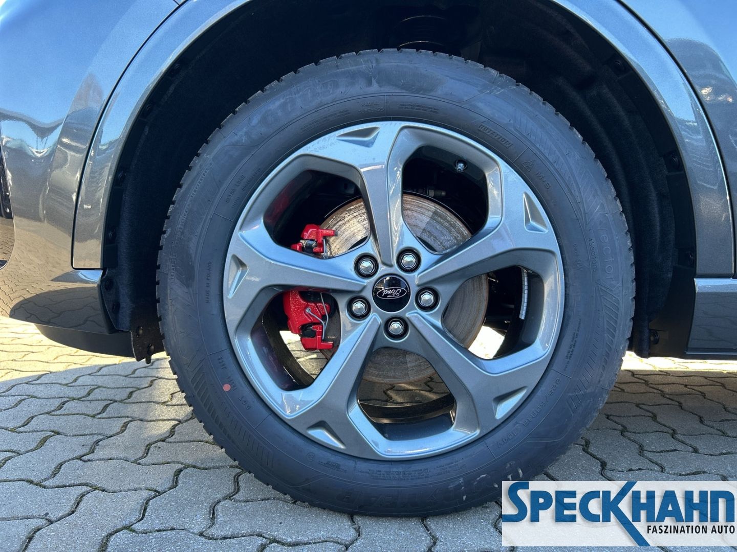 Ford Kuga - Bild 8 von 15