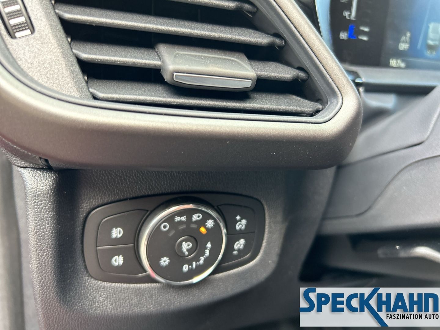 Ford Transit Courier Limited 1.5 EcoBlue Kamera Navi PDCv+h - Bild 19 von 20